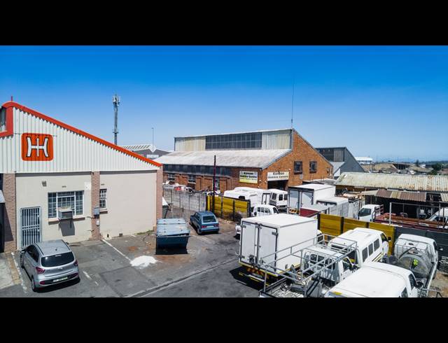 9,923M² WAREHOUSE FOR SALE IN BRACKENFELL INDUSTRIAL